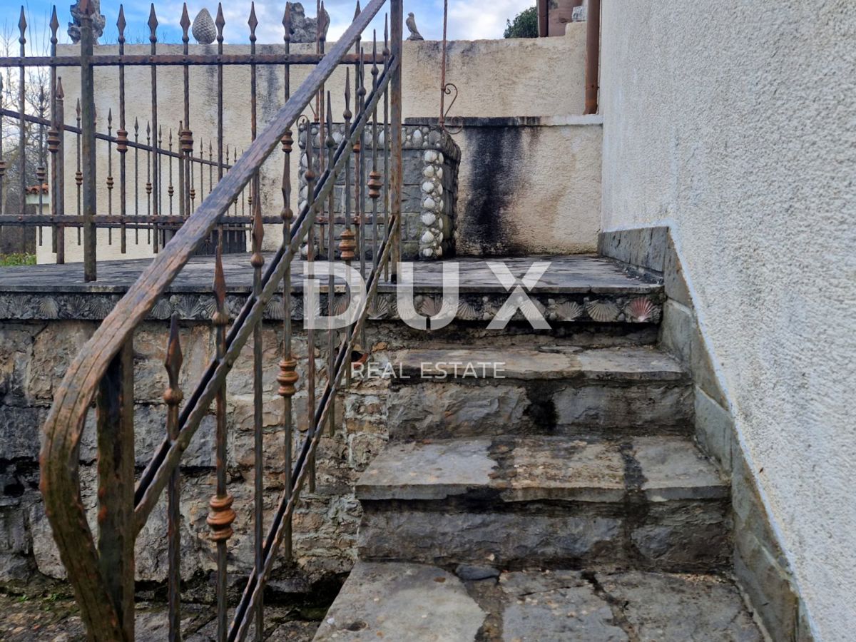 ISTRIA, OPRTALJ - Casa in pietra con ampio giardino
