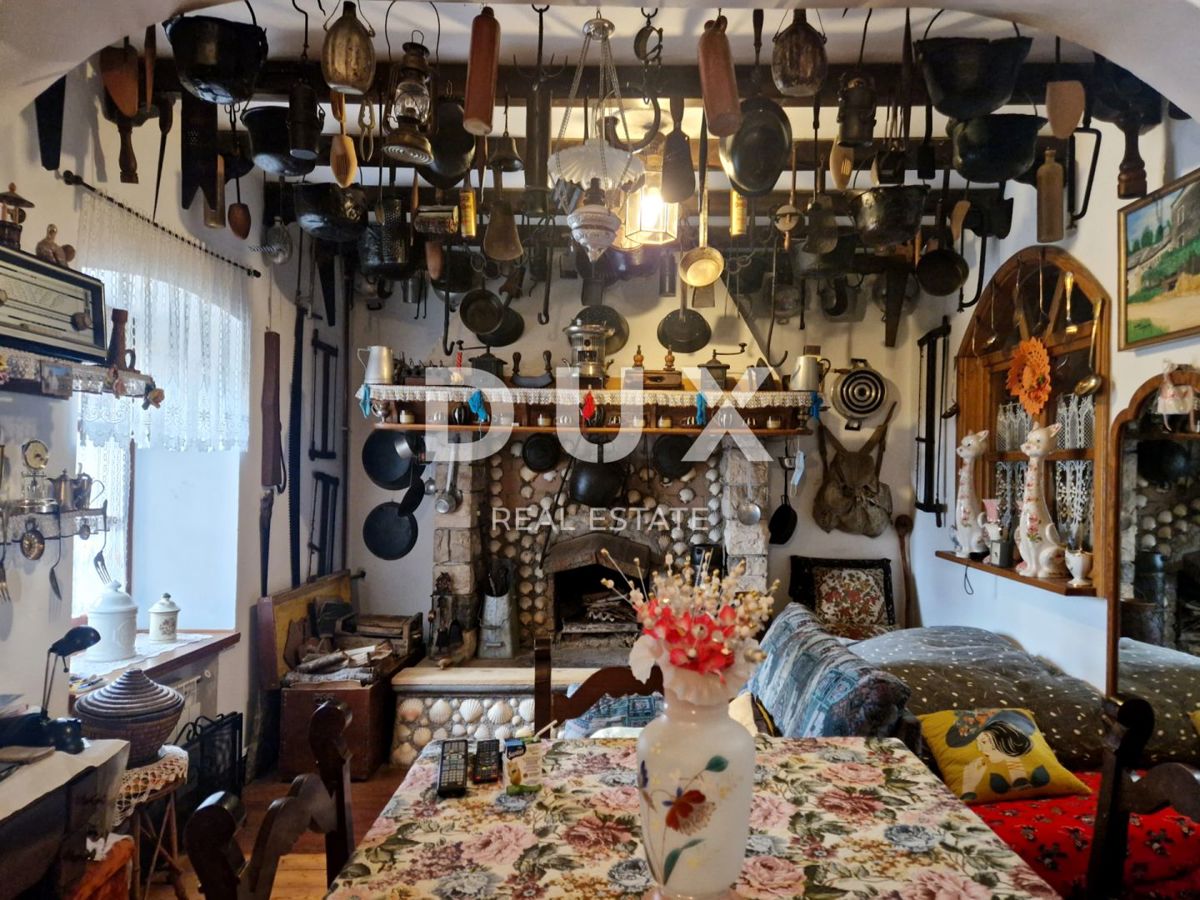 ISTRIA, OPRTALJ - Casa in pietra con ampio giardino