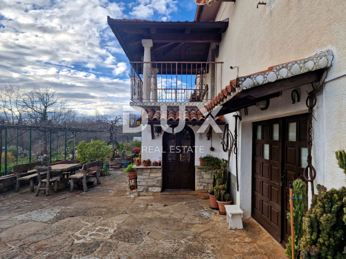 ISTRIA, OPRTALJ - Casa in pietra con ampio giardino