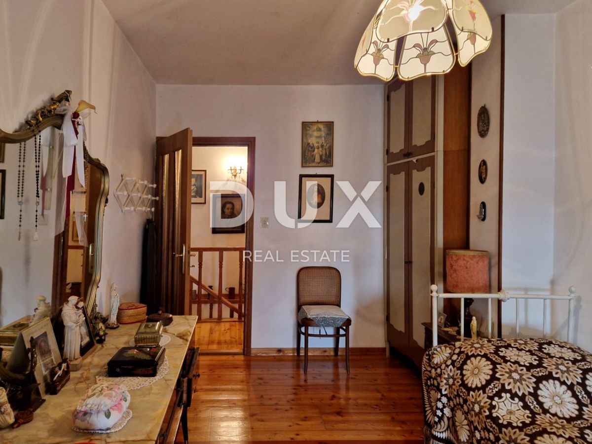 ISTRIA, OPRTALJ - Casa in pietra con ampio giardino