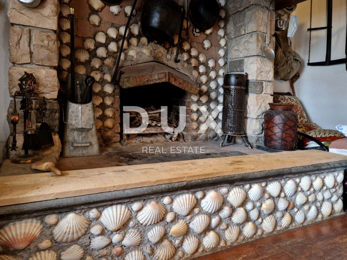 ISTRIA, OPRTALJ - Casa in pietra con ampio giardino
