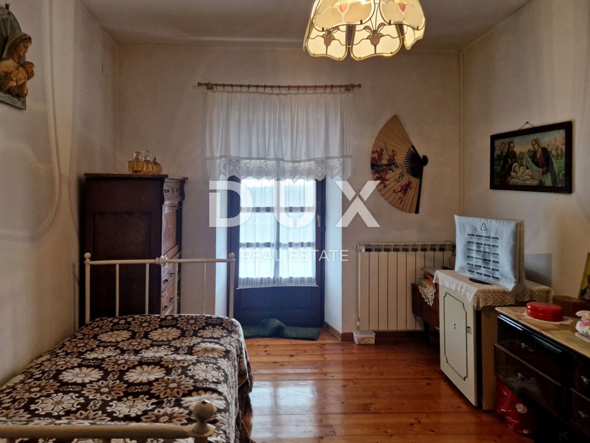 ISTRIA, OPRTALJ - Casa in pietra con ampio giardino