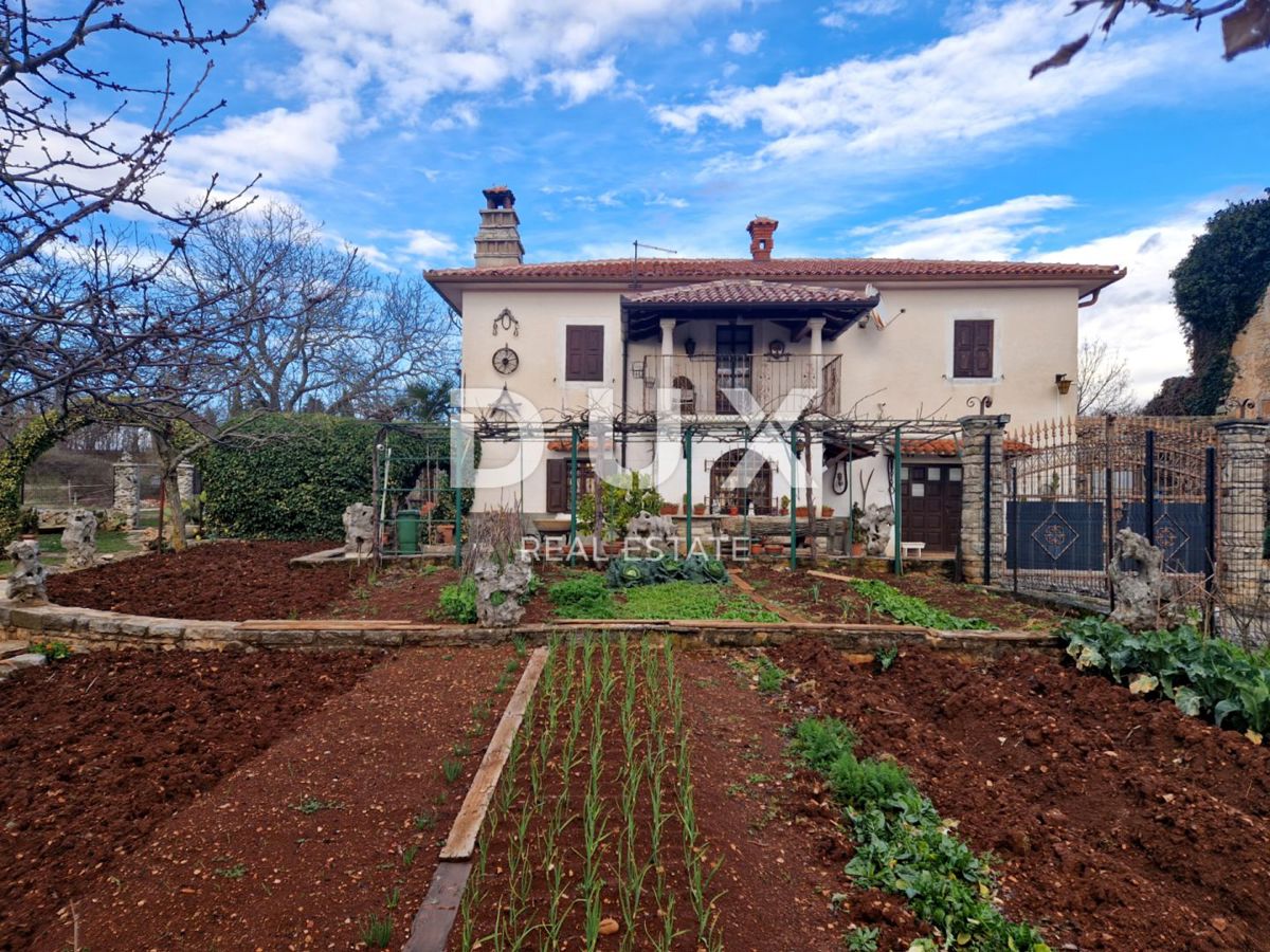 ISTRIA, OPRTALJ - Casa in pietra con ampio giardino