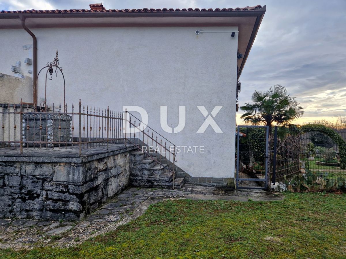 ISTRIA, OPRTALJ - Casa in pietra con ampio giardino