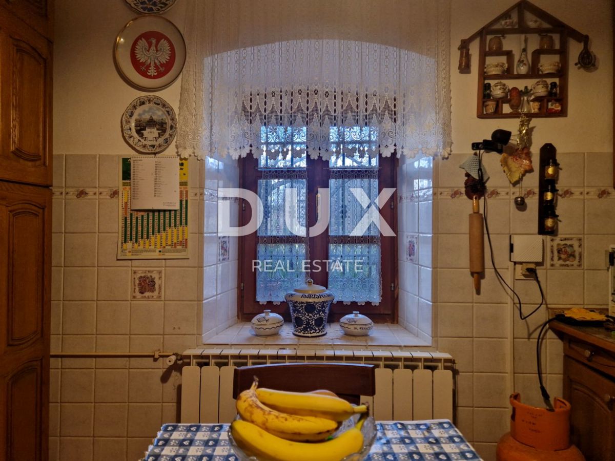 ISTRIA, OPRTALJ - Casa in pietra con ampio giardino
