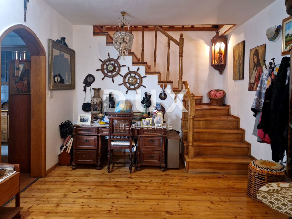 ISTRIA, OPRTALJ - Casa in pietra con ampio giardino