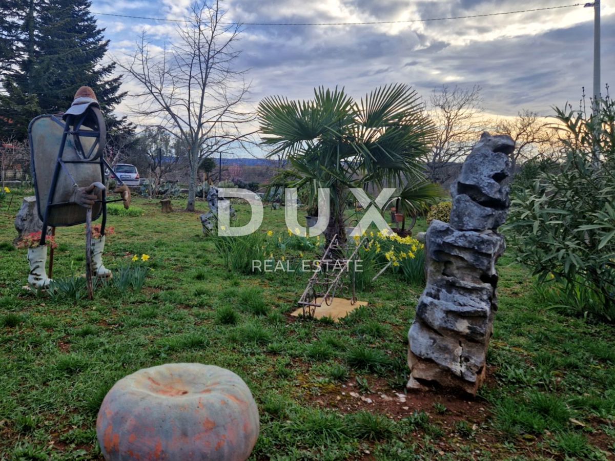 ISTRIA, OPRTALJ - Casa in pietra con ampio giardino