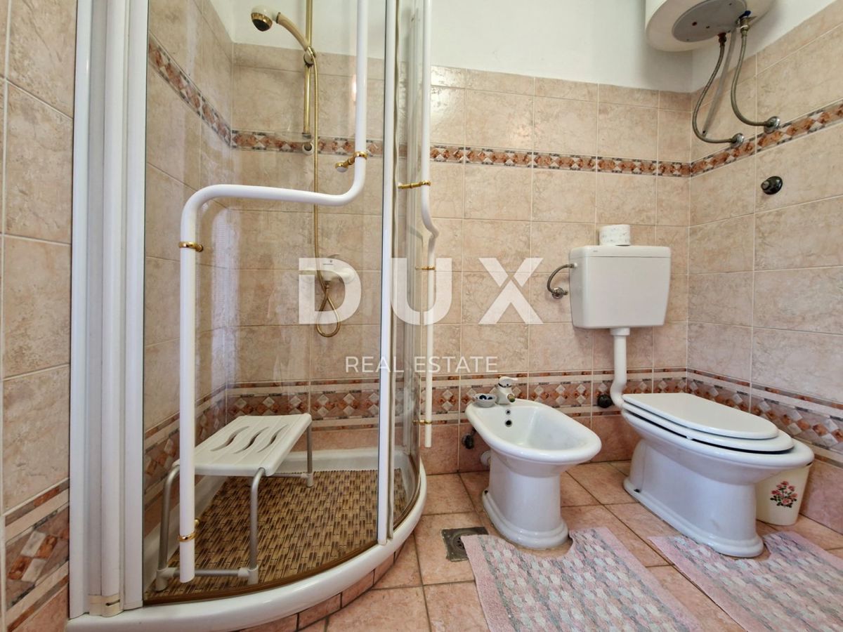 ISTRIA, OPRTALJ - Casa in pietra con ampio giardino