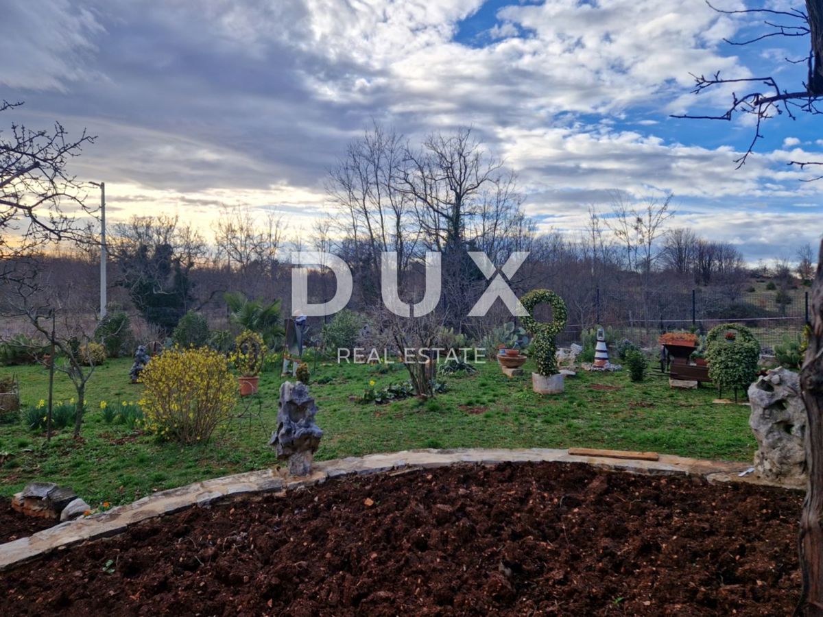ISTRIA, OPRTALJ - Casa in pietra con ampio giardino
