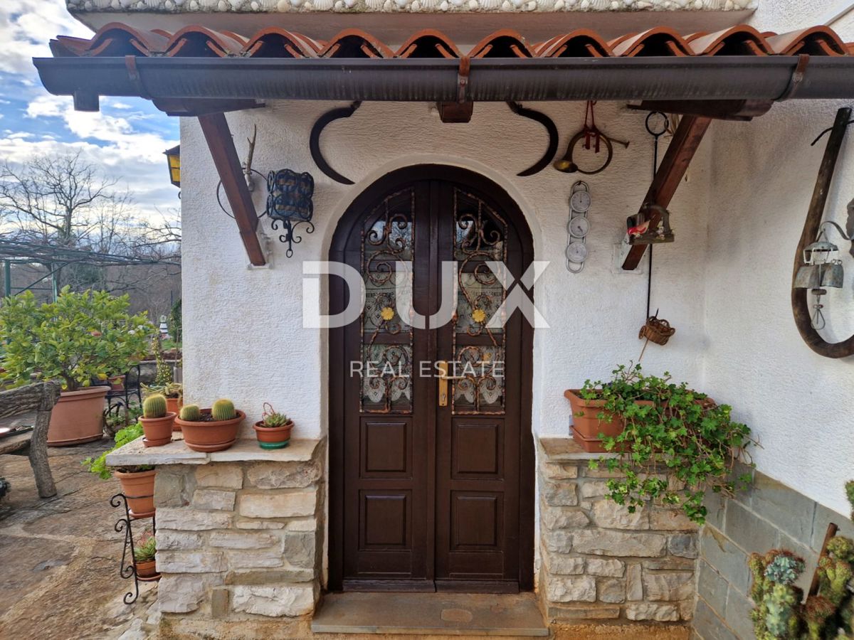 ISTRIA, OPRTALJ - Casa in pietra con ampio giardino