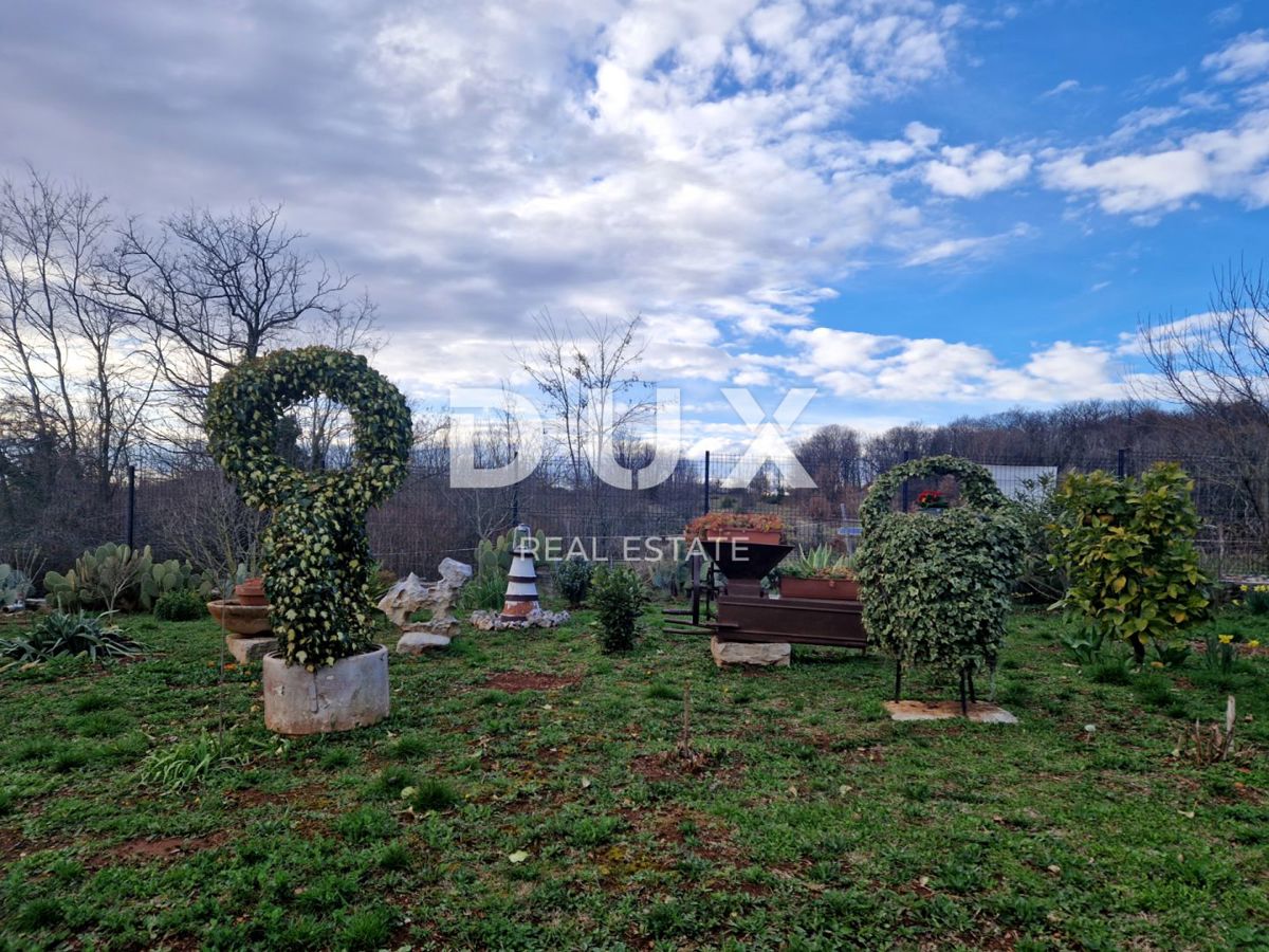 ISTRIA, OPRTALJ - Casa in pietra con ampio giardino