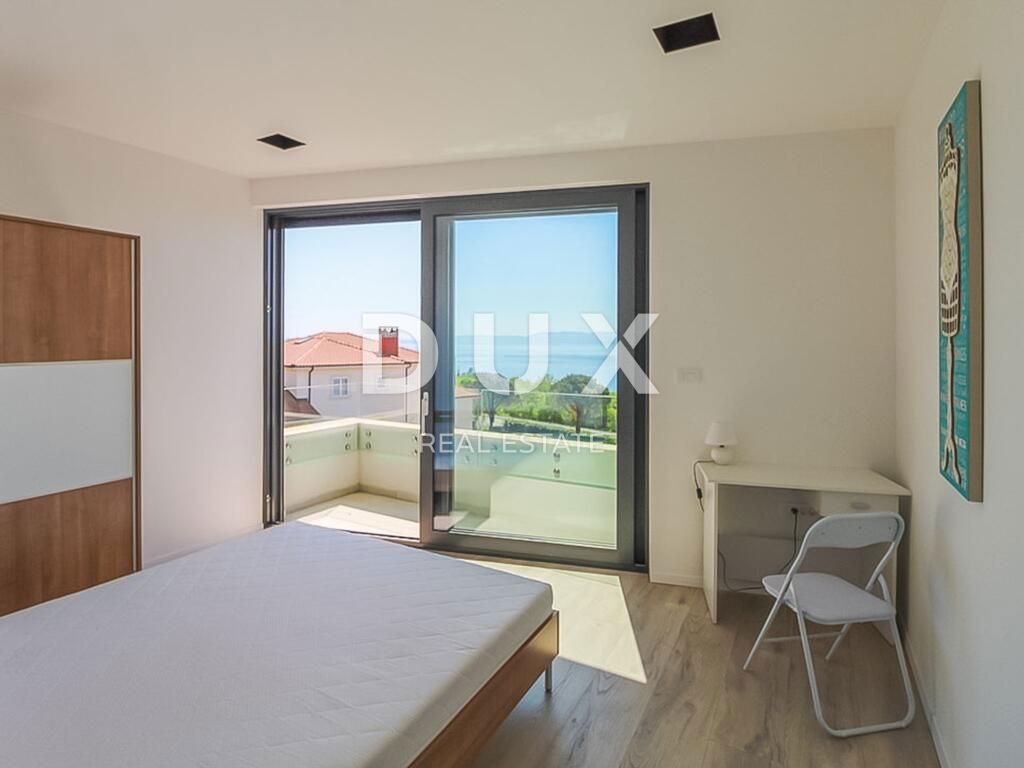 RIJEKA, KOSTRENA - bellissima villa per vivere e trascorrere le vacanze