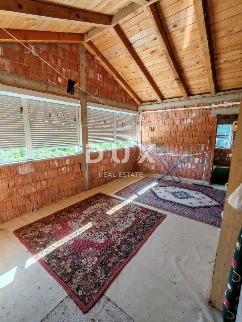 ZADAR, ZEMUNIK DONJI - Bellissima casa con un enorme giardino in una zona tranquilla immersa nella natura!