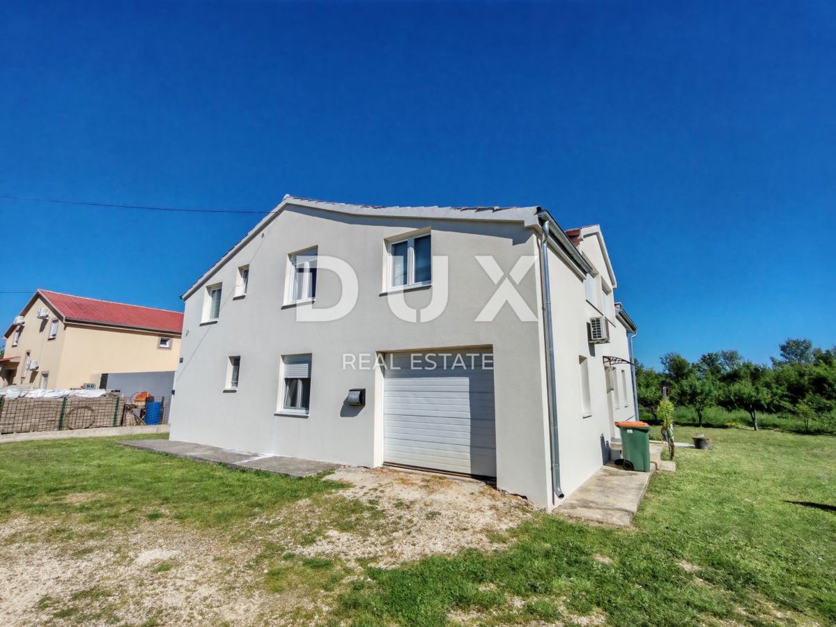 ZADAR, ZEMUNIK DONJI - Bellissima casa con un enorme giardino in una zona tranquilla immersa nella natura!