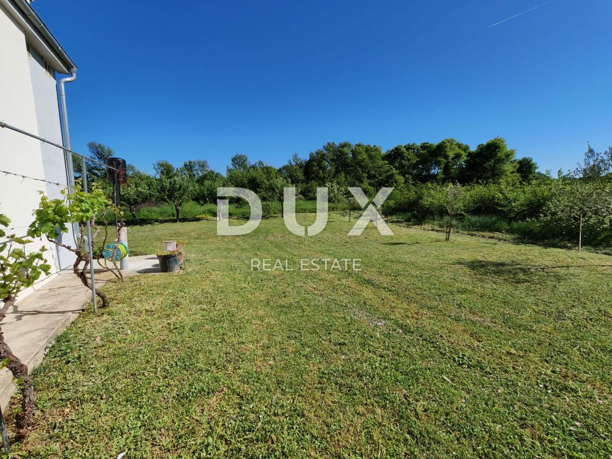 ZADAR, ZEMUNIK DONJI - Bellissima casa con un enorme giardino in una zona tranquilla immersa nella natura!