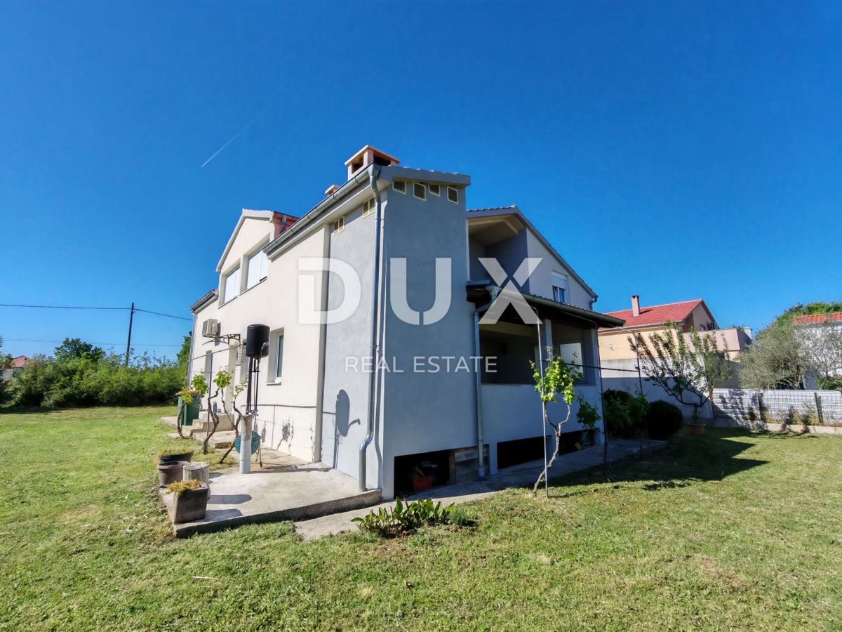 ZADAR, ZEMUNIK DONJI - Bellissima casa con un enorme giardino in una zona tranquilla immersa nella natura!