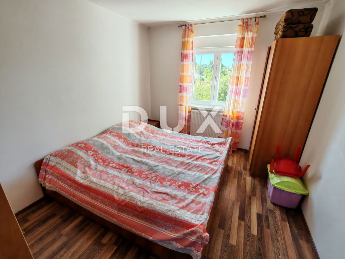 ZADAR, ZEMUNIK DONJI - Bellissima casa con un enorme giardino in una zona tranquilla immersa nella natura!