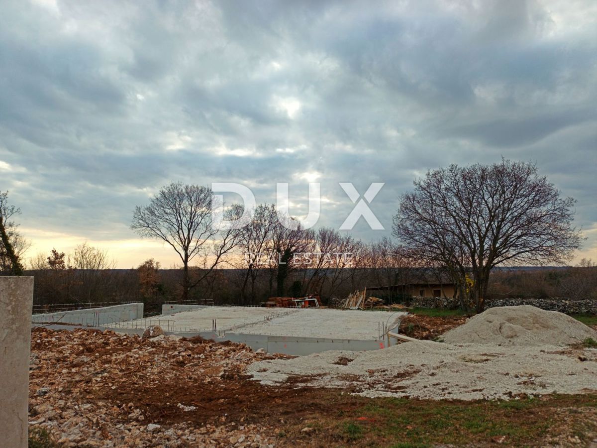 ISTRIA, MARČANA - Terreno edificabile con costruzione iniziata