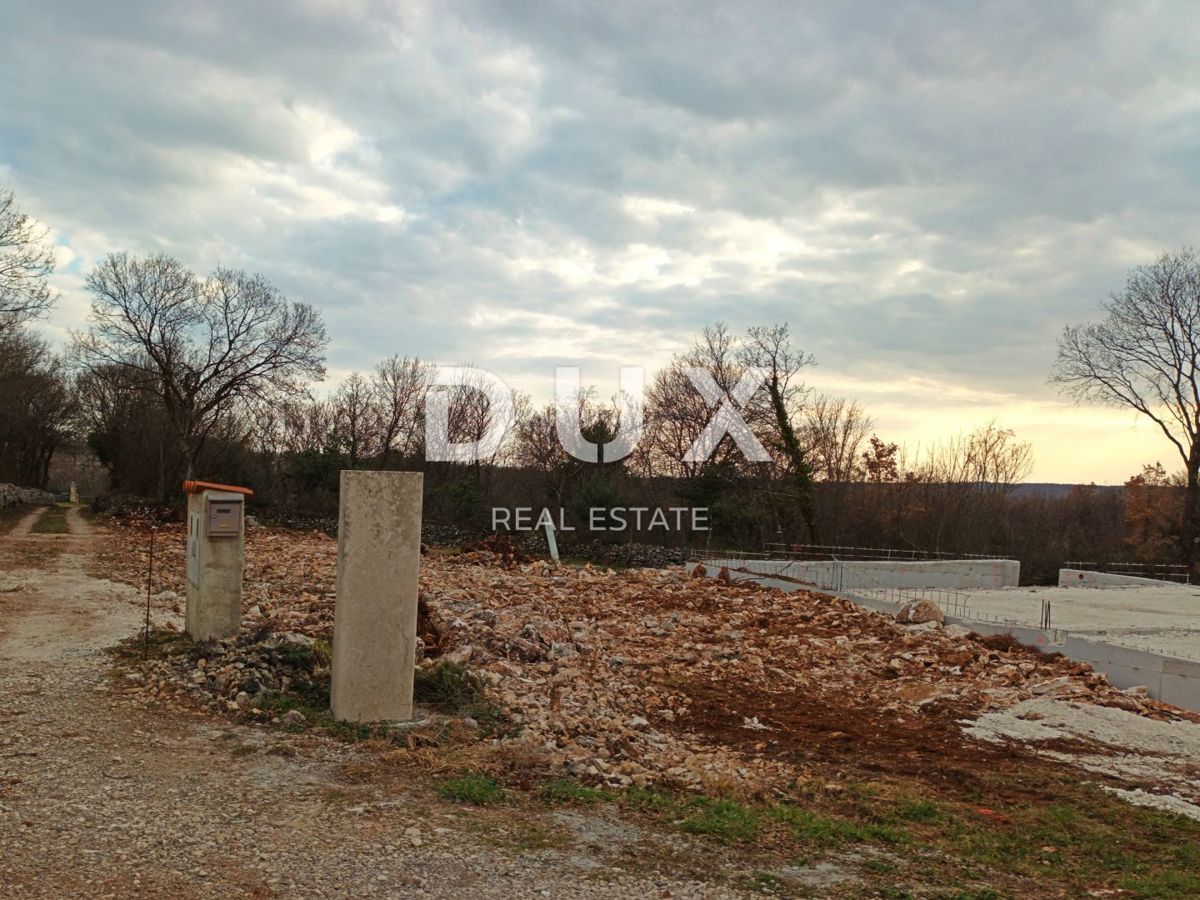 ISTRIA, MARČANA - Terreno edificabile con costruzione iniziata