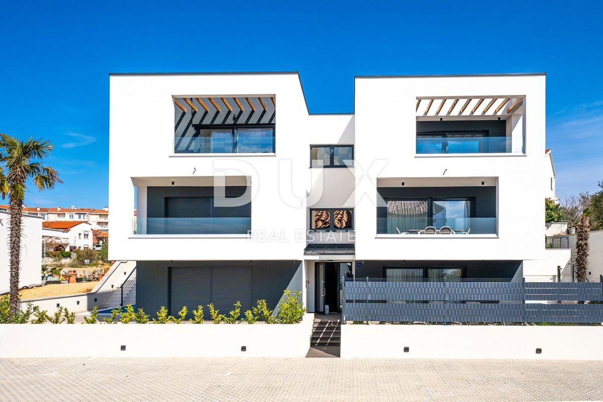 ISOLA DI KRK, CITTÀ DI KRK - Appartamento duplex con giardino e piscina vicino al mare