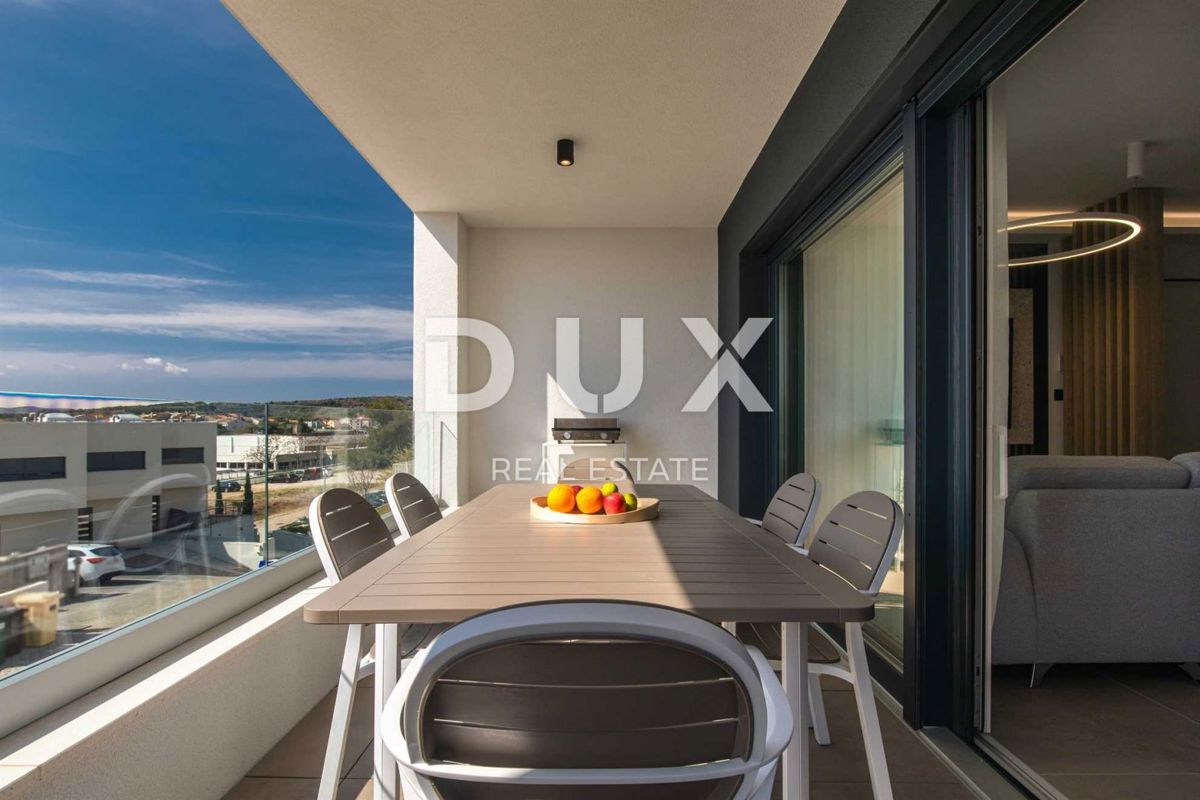 ISOLA DI KRK, CITTÀ DI KRK - Appartamento duplex con giardino e piscina vicino al mare