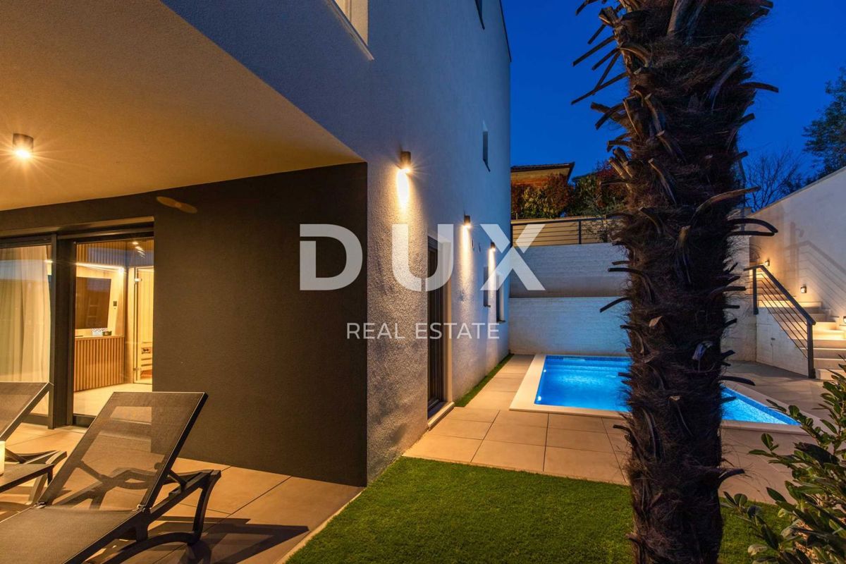 ISOLA DI KRK, CITTÀ DI KRK - Appartamento duplex con giardino e piscina vicino al mare