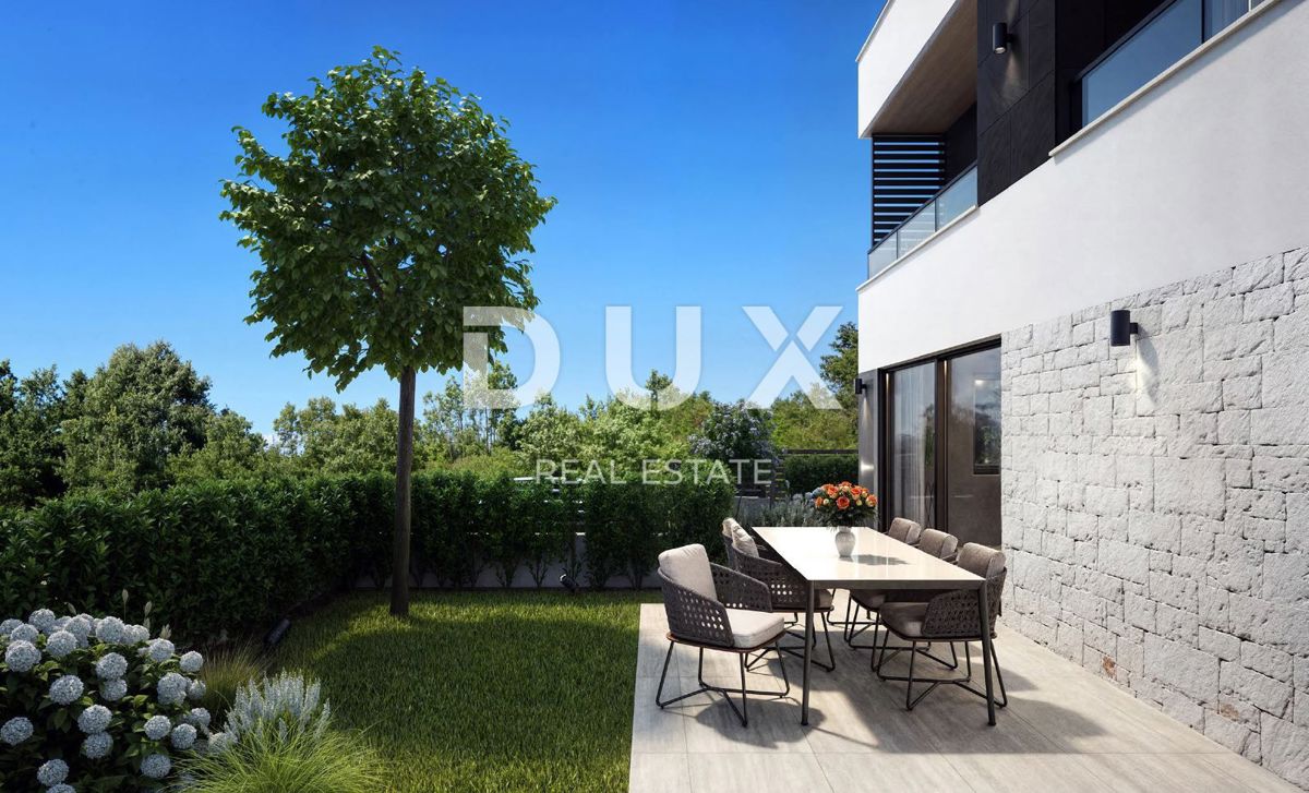 ISTRIA, PARENZO - Nuova palazzina bifamiliare con giardino e zona spa, vicino al mare