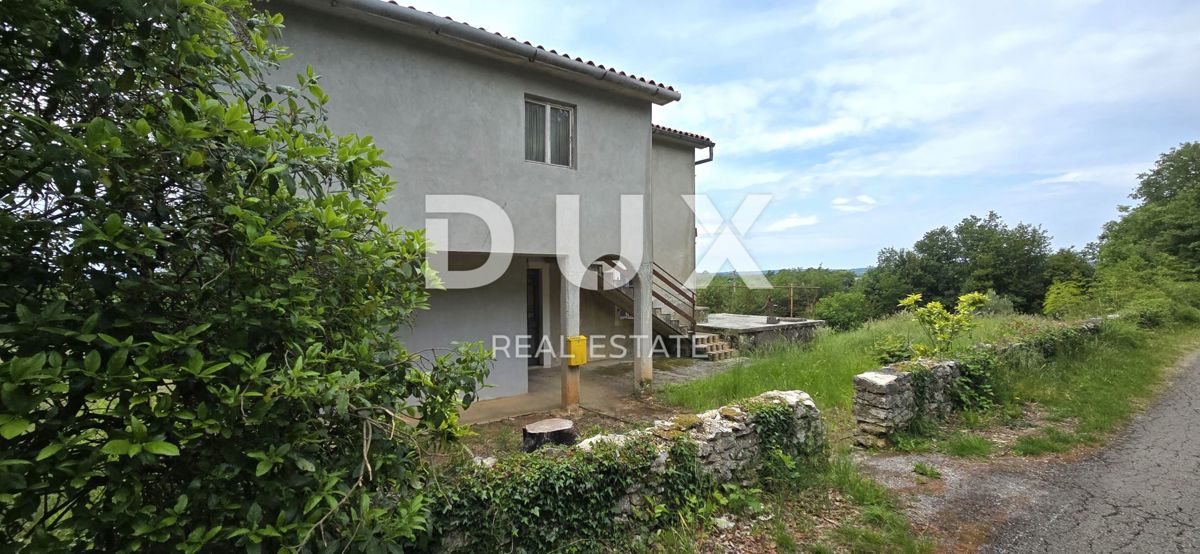 ISTRIA, LABIN - Casa da ristrutturare con ampio terreno edificabile e tanta privacy