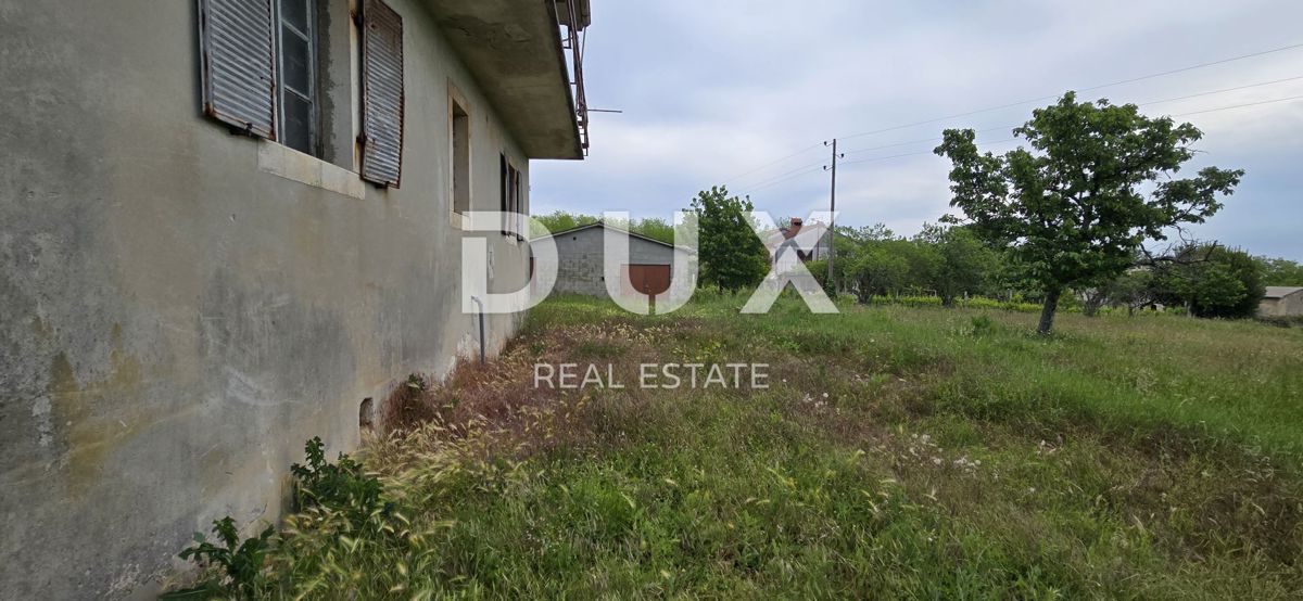 ISTRIA, LABIN - Casa da ristrutturare con ampio terreno edificabile e tanta privacy