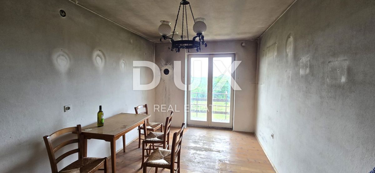 ISTRIA, LABIN - Casa da ristrutturare con ampio terreno edificabile e tanta privacy