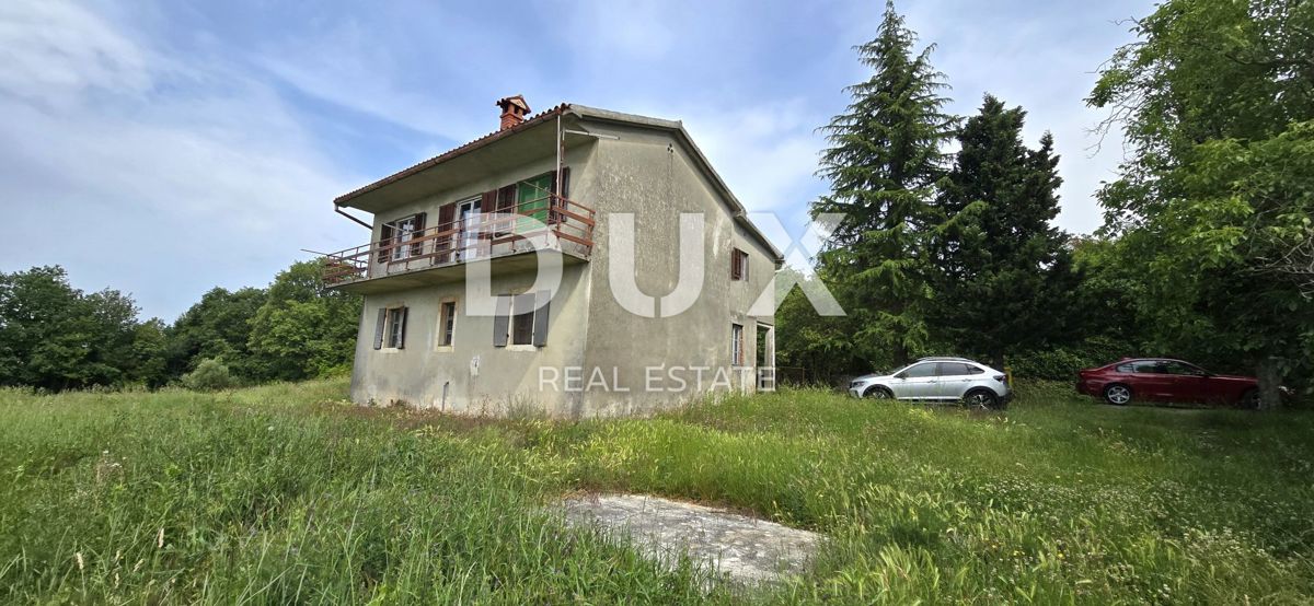 ISTRIA, LABIN - Casa da ristrutturare con ampio terreno edificabile e tanta privacy