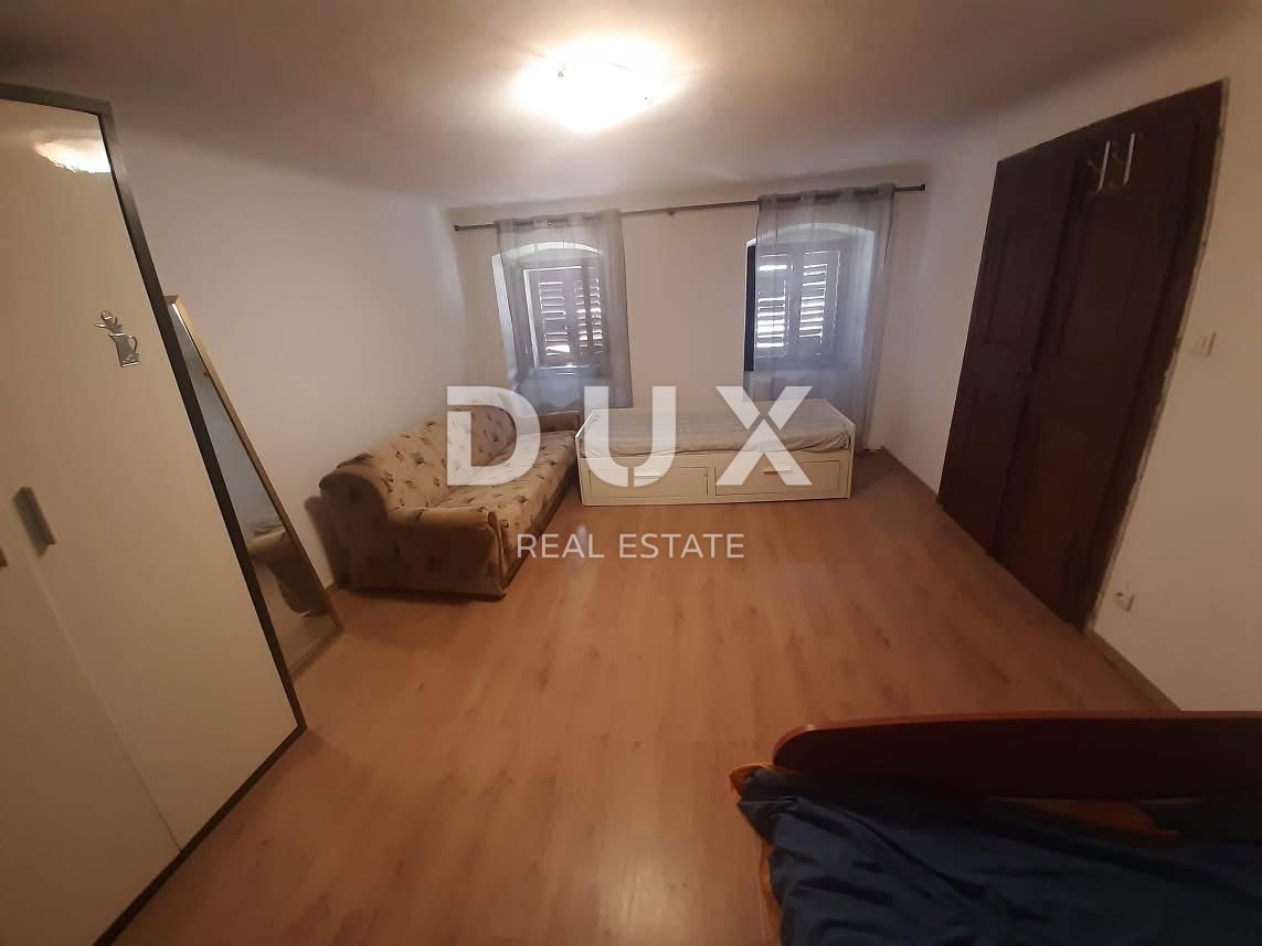 RIJEKA, DONJA VEŽICA - appartamento 101 m2 + mansarda 58 m2 + giardino in posizione eccellente e ricercata! OPPORTUNITÀ!