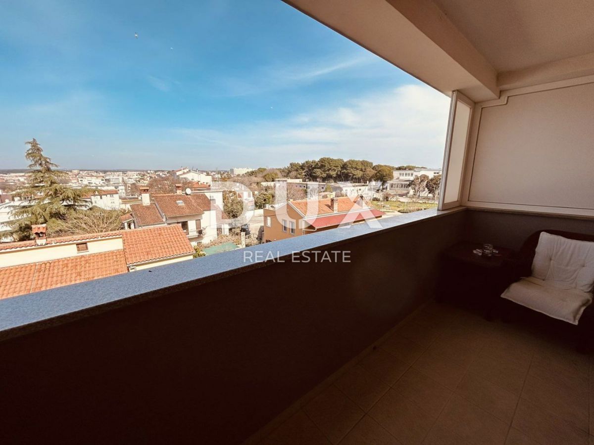ISTRIA, POLA - Spazioso appartamento con vista sulla città
