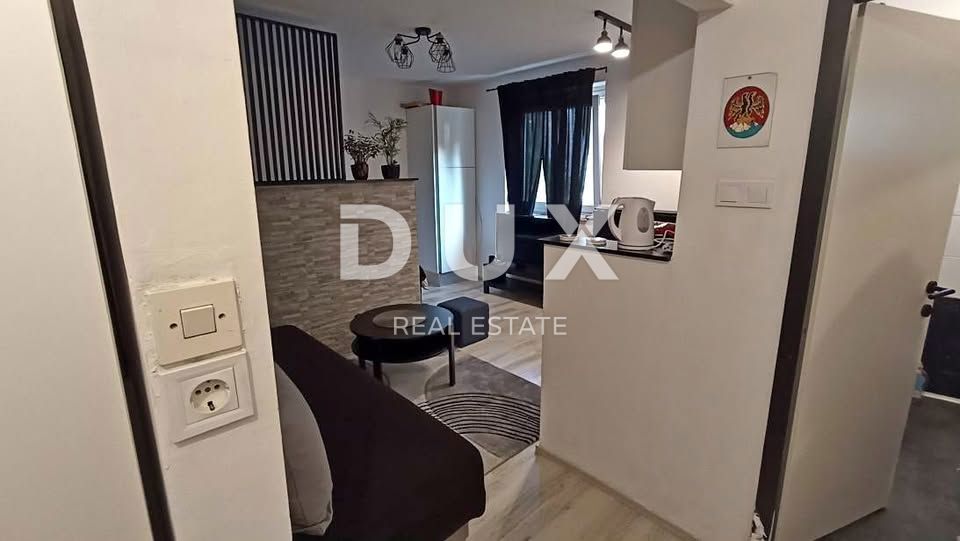 RIJEKA, ŠKURINJE - monolocale recentemente adattato e arredato in stile moderno 