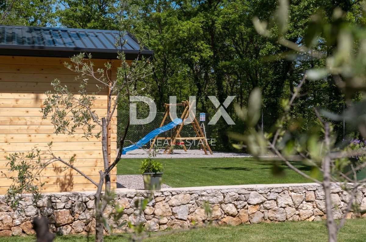 ISTRIA, LABIN - Casa immacolata con piscina in posizione appartata