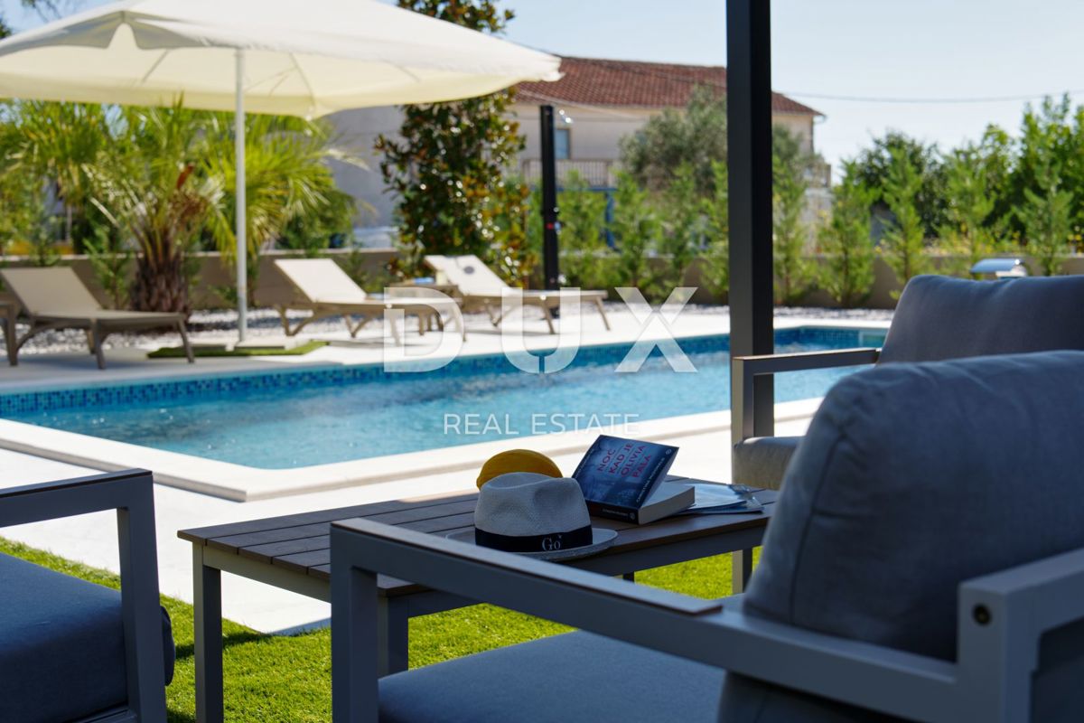 ISTRIA, PULA (dintorni)  - Bellissima villa nuova arredata nelle immediate vicinanze della città!