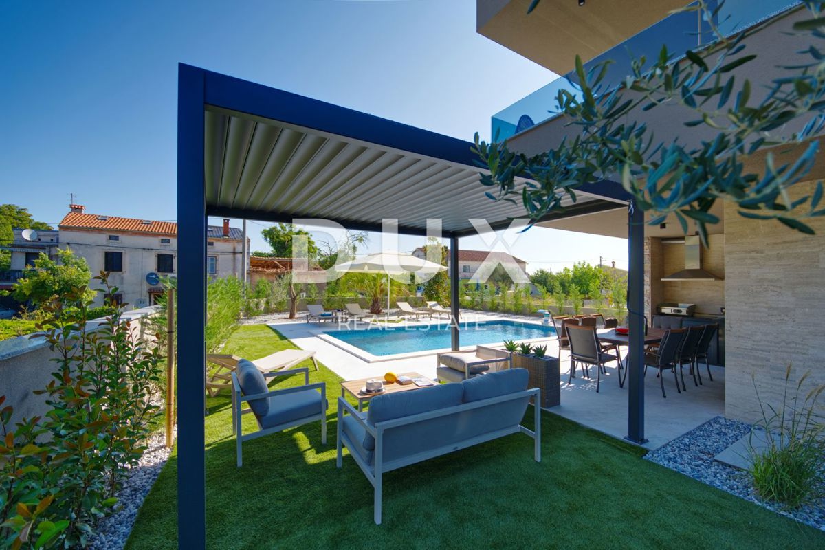ISTRIA, PULA (dintorni)  - Bellissima villa nuova arredata nelle immediate vicinanze della città!