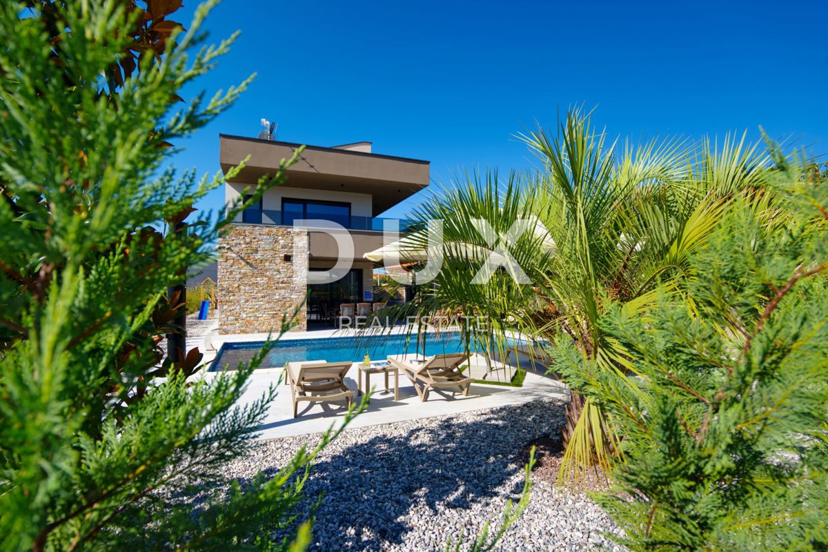 ISTRIA, PULA (dintorni)  - Bellissima villa nuova arredata nelle immediate vicinanze della città!