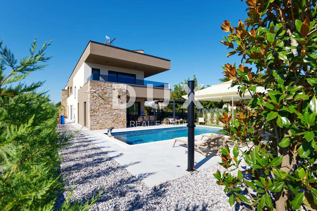 ISTRIA, PULA (dintorni)  - Bellissima villa nuova arredata nelle immediate vicinanze della città!