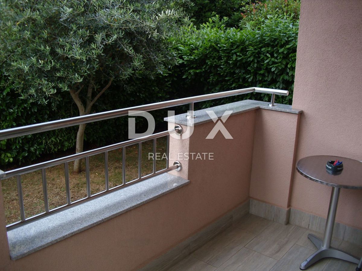 ISOLA DI KRK, MALINSKA - Appartamento 2 camere da letto + soggiorno con giardino e parcheggio
