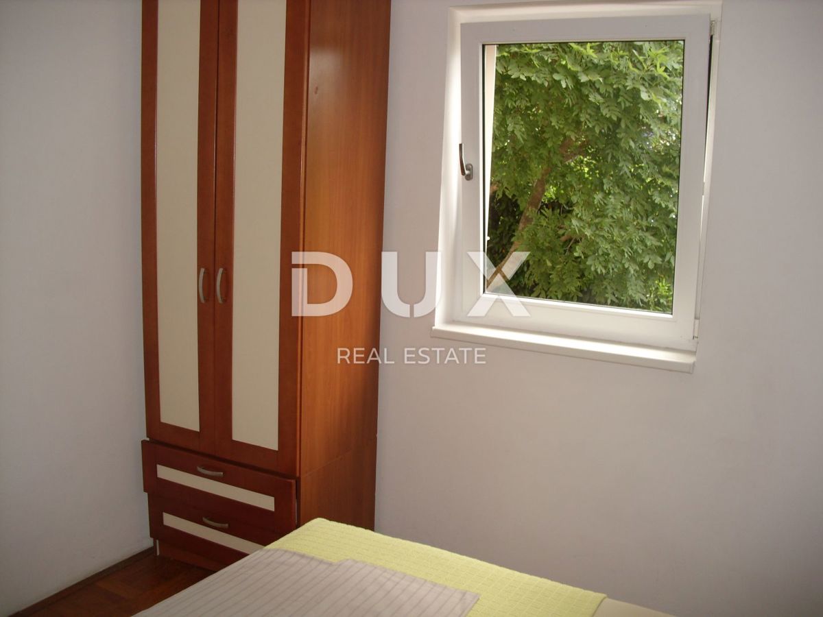 ISOLA DI KRK, MALINSKA - Appartamento 2 camere da letto + soggiorno con giardino e parcheggio