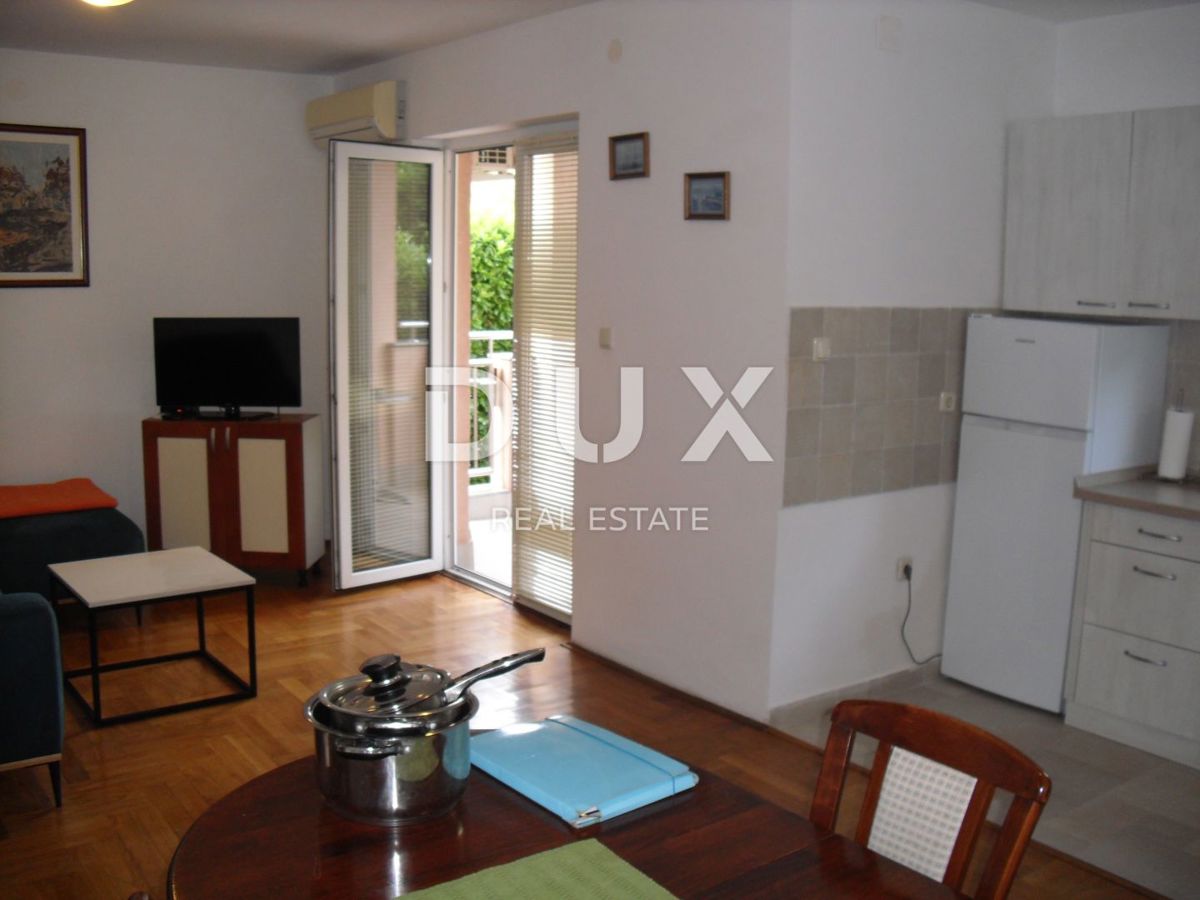 ISOLA DI KRK, MALINSKA - Appartamento 2 camere da letto + soggiorno con giardino e parcheggio