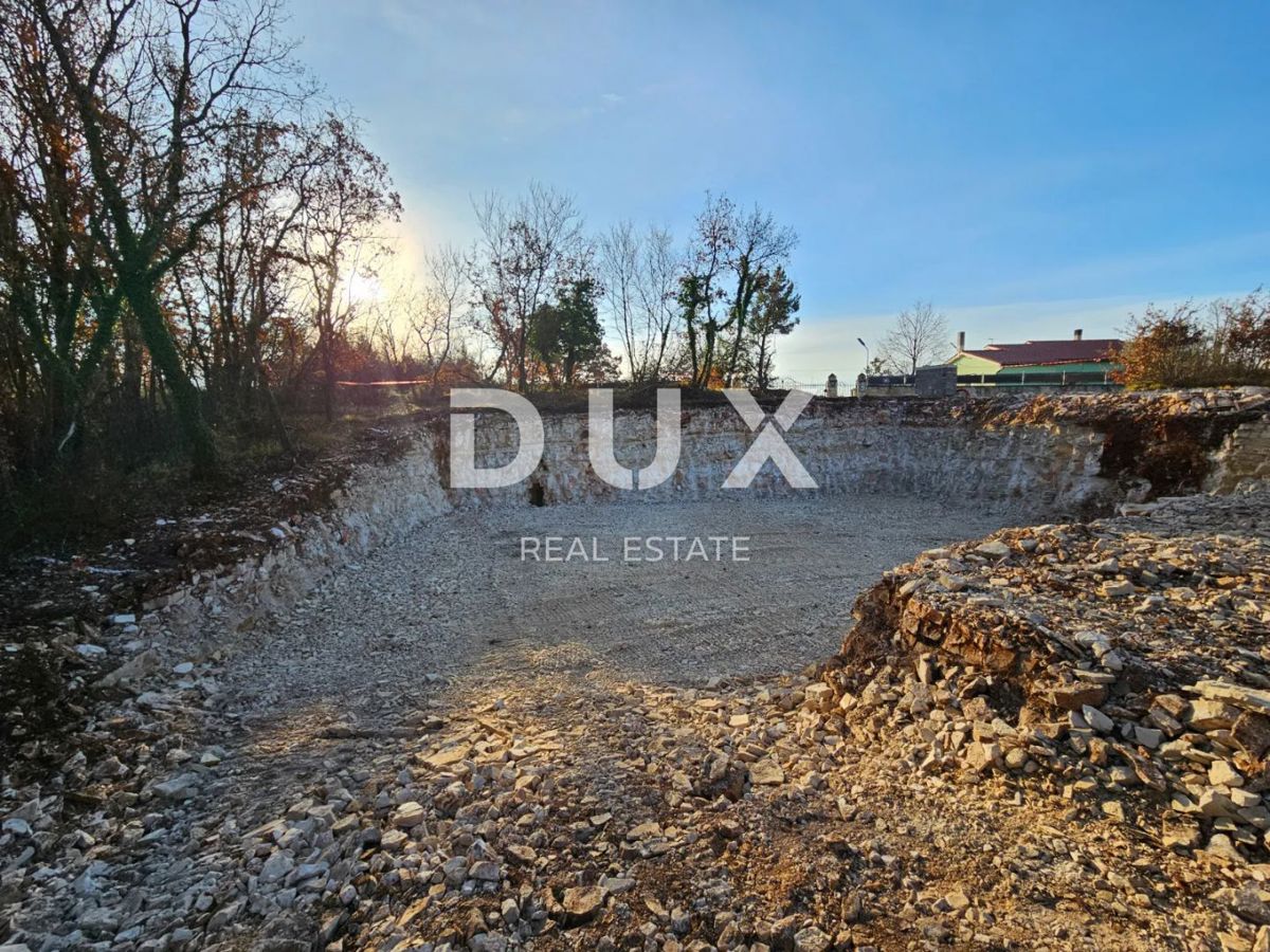 ISTRIA, SVETVINČENAT - Terreno edificabile con permesso di costruire e contributi pagati!
