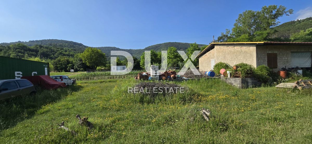 ISTRIA, OPRTALJ - Terreno edificabile con permesso e fondamenta già realizzate