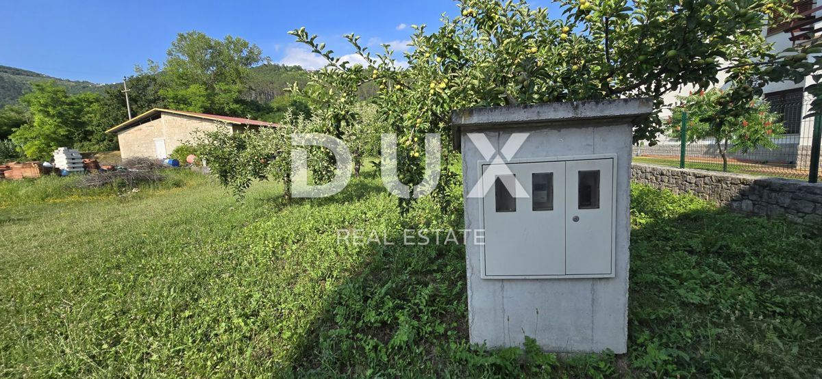 ISTRIA, OPRTALJ - Terreno edificabile con permesso e fondamenta già realizzate