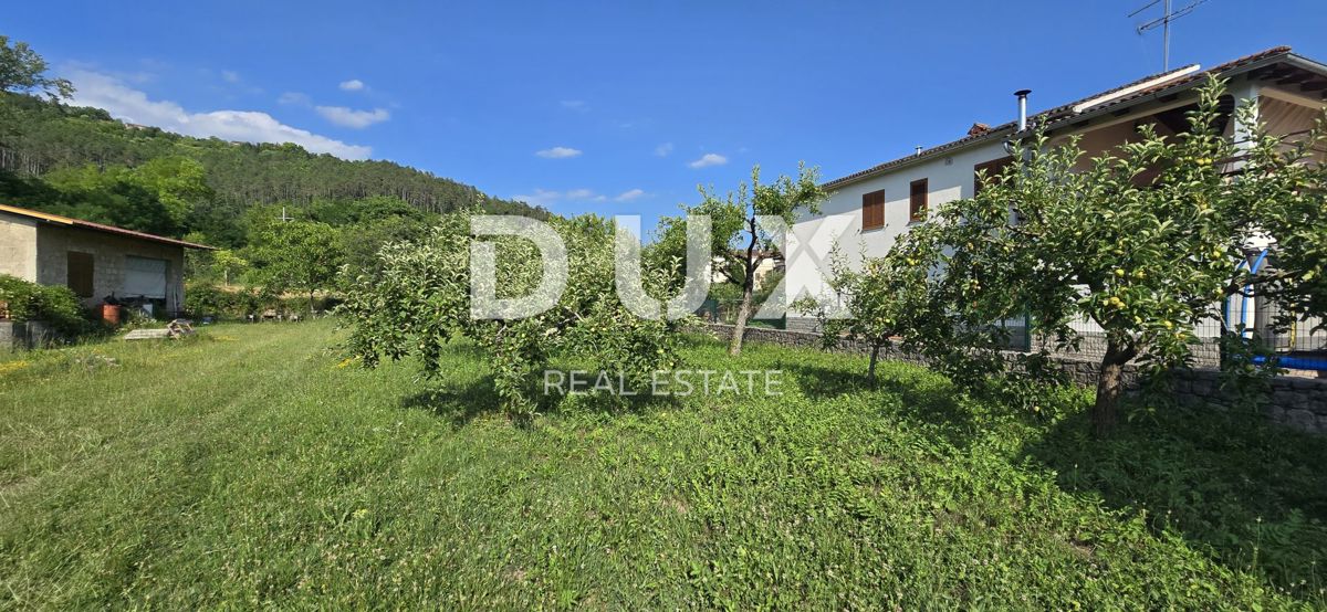 ISTRIA, OPRTALJ - Terreno edificabile con permesso e fondamenta già realizzate