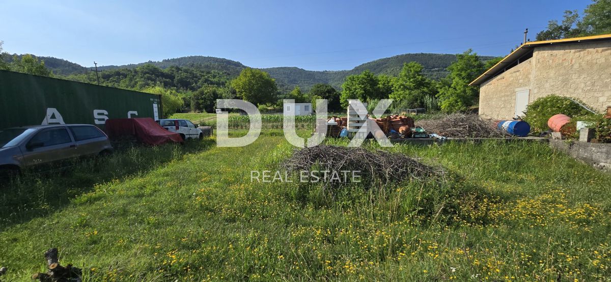 ISTRIA, OPRTALJ - Terreno edificabile con permesso e fondamenta già realizzate