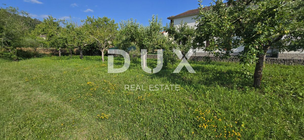 ISTRIA, OPRTALJ - Terreno edificabile con permesso e fondamenta già realizzate
