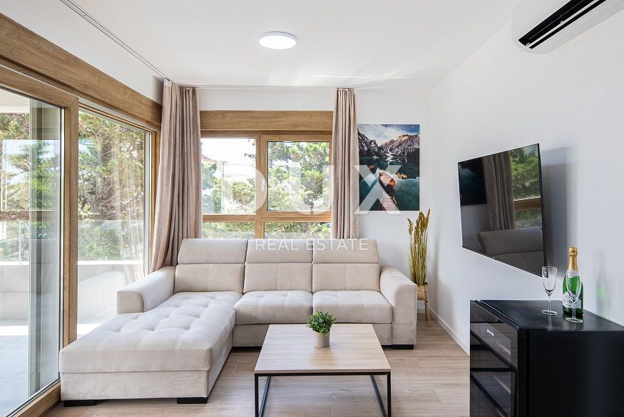 ISOLA DI PAG, POVLJANA - Appartamento 55 m2, 1a fila al mare