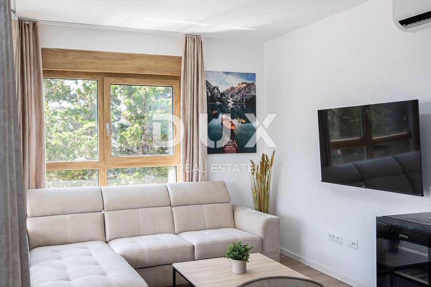 ISOLA DI PAG, POVLJANA - Appartamento 55 m2, 1a fila al mare